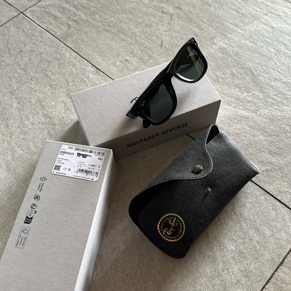 WAYFARER REVERSE - Picture 1 of 10